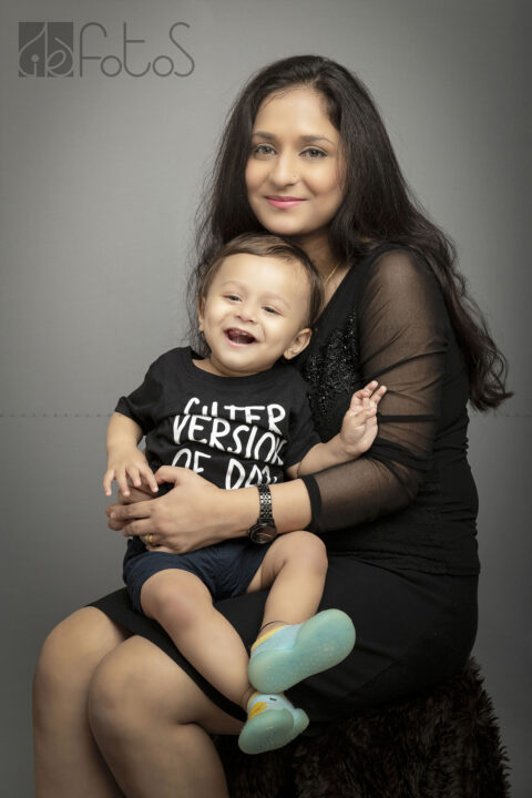 one year pre-birthday photoshoot mother and son in Nagpur.